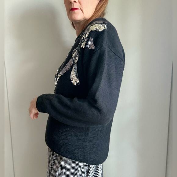 Womens Vintage 80s Sweater Sequin Bow Details Black Silver Size large Party - Picture 8 of 9